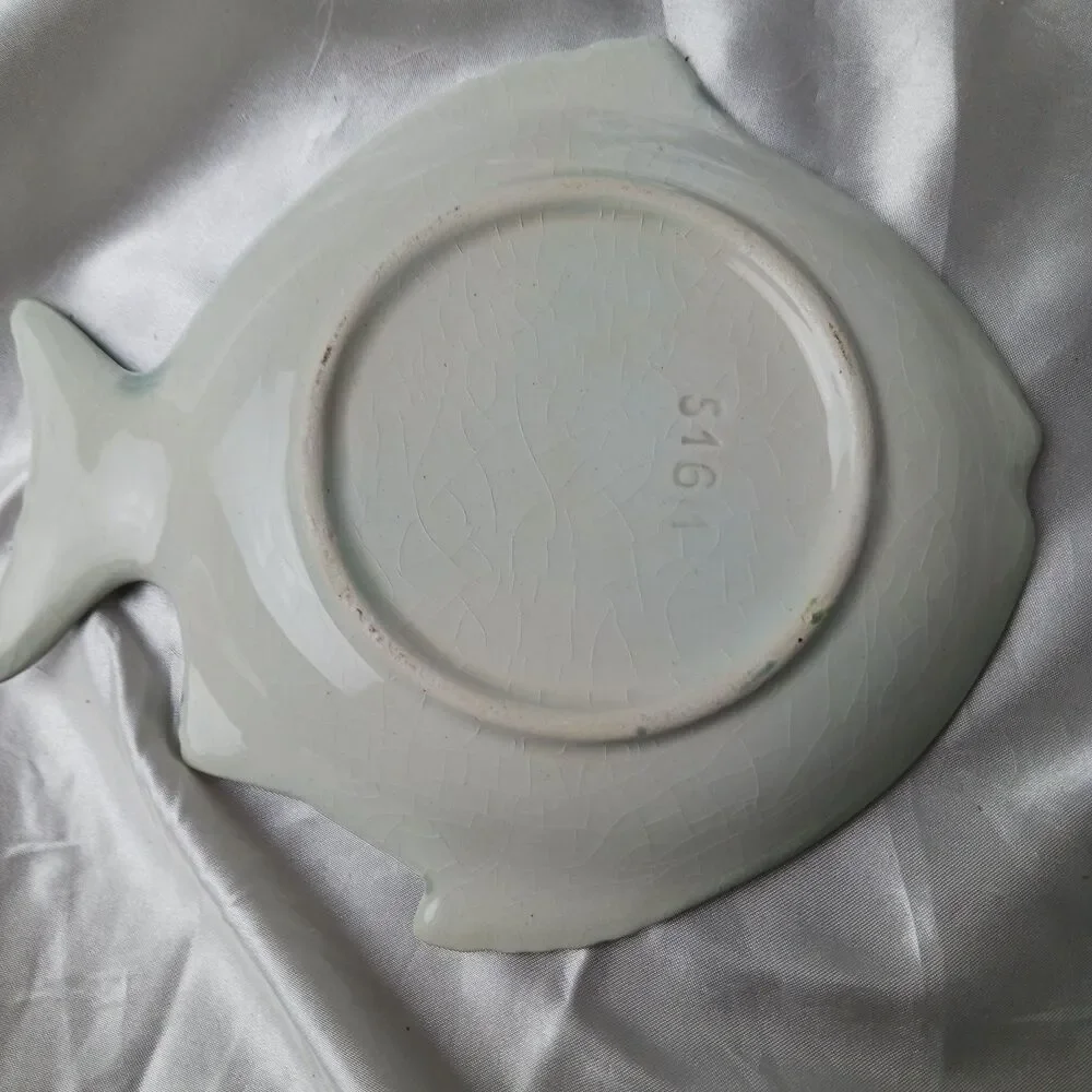 Vintage Portugal Faiancas Belo Art Pottery Fish Shaped 6 1/2'' Plate